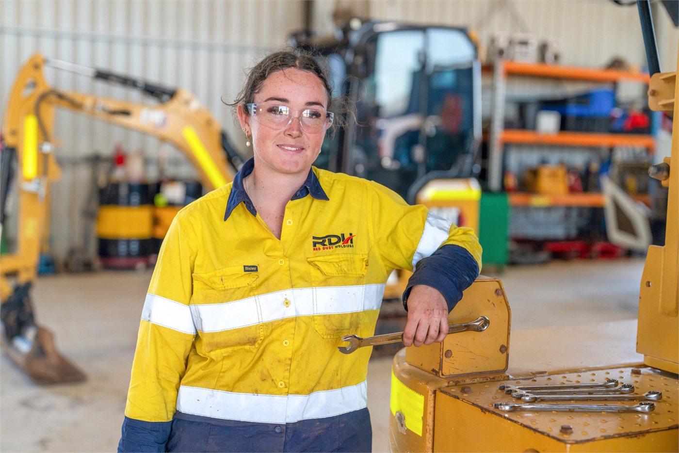 An RDH female mechanic trainee